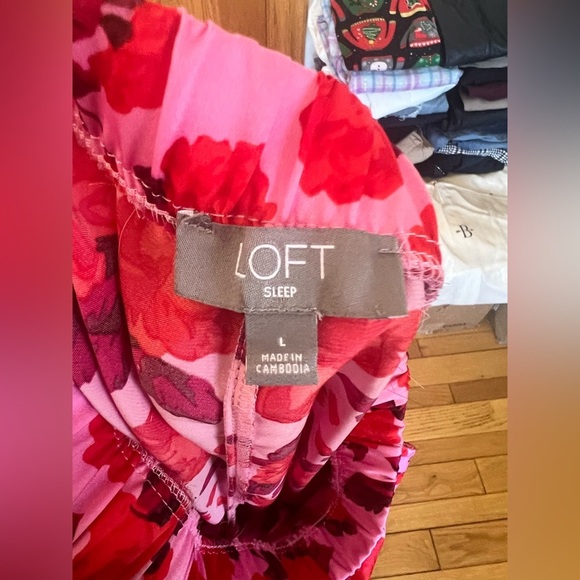 LOFT - Button Down Elastic Floral Pink and Red Satin Notch Collar Pajama Set - Picture 4 of 11